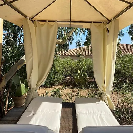 Casa Salya Lecci