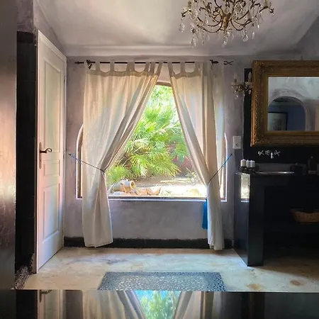 Casa Salya
