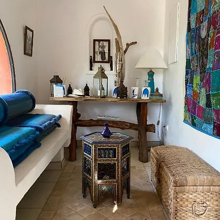 Casa Salya Lecci